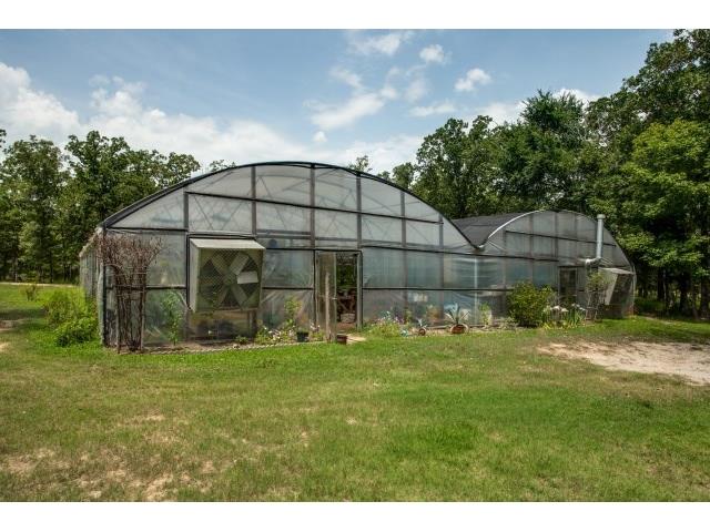 Get back to basics with gardening and green housegrowing! Full s