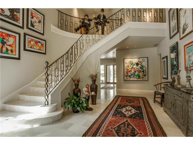 10427 Lennox foyer