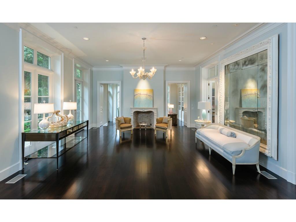2104 Cedar Elm Terr living