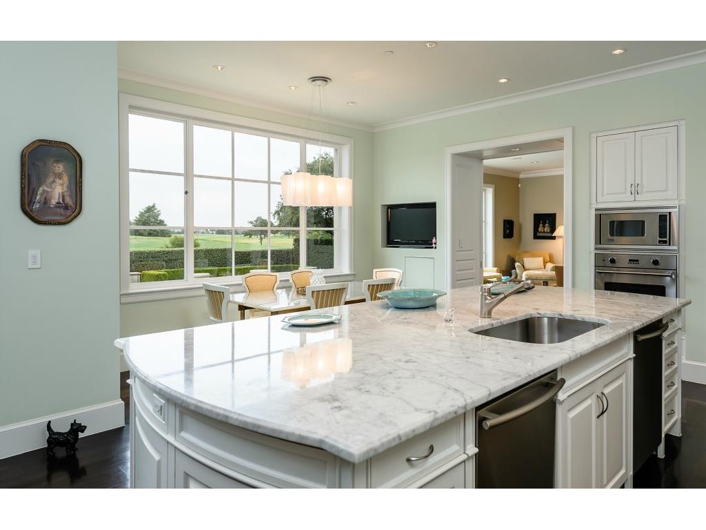2104 Cedar Elm breakfast