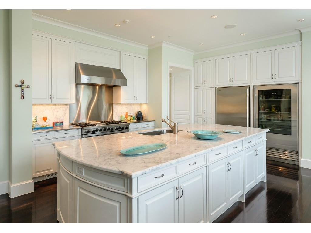 2104 Cedar elm kitchen
