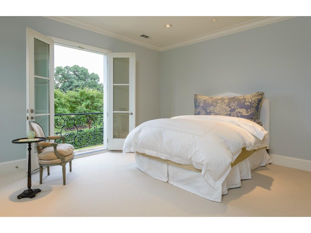 2104 cedar Elm bedroom 2