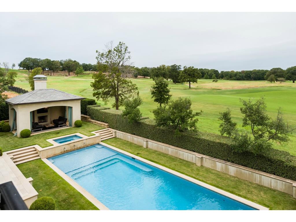 2104 cedar Elm overview