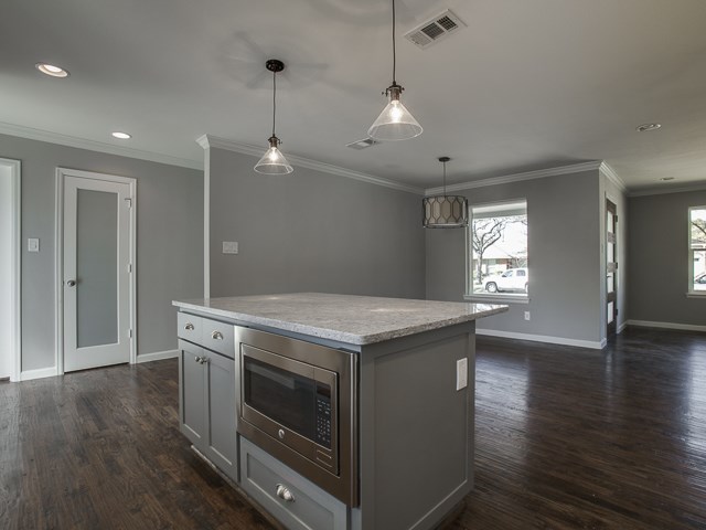 4050 Valley Ridge Kitchen to Dining