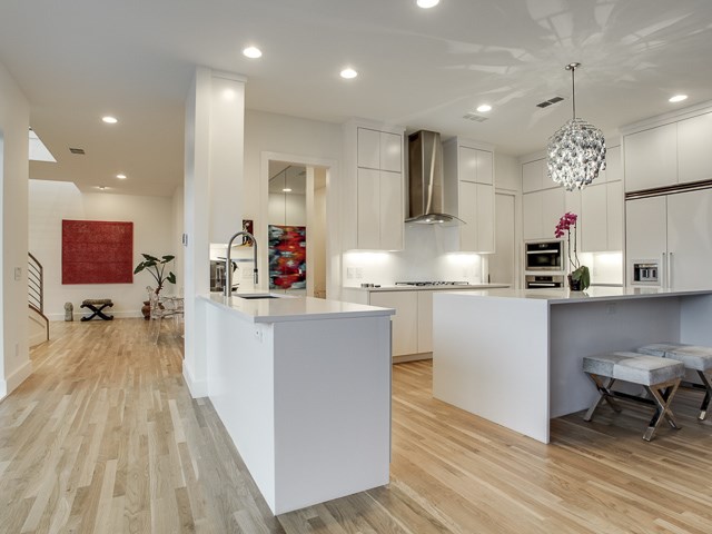 43 Downs Lake Kitchen 2