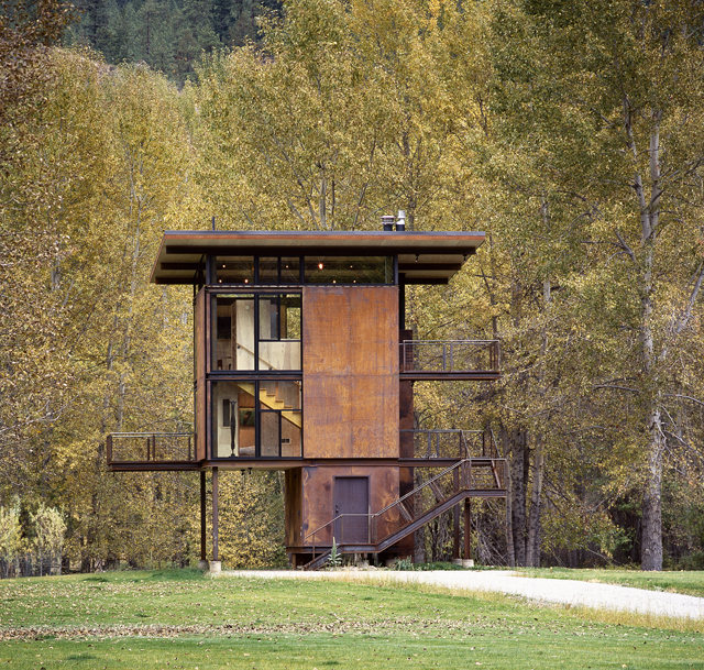 Delta Shelter-Photo by Benjamin Benschneider
