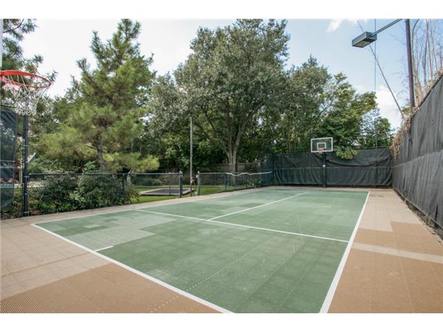 Lennox BBall court