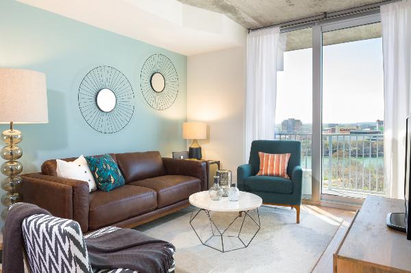 SkyHouse Dallas living room (2)