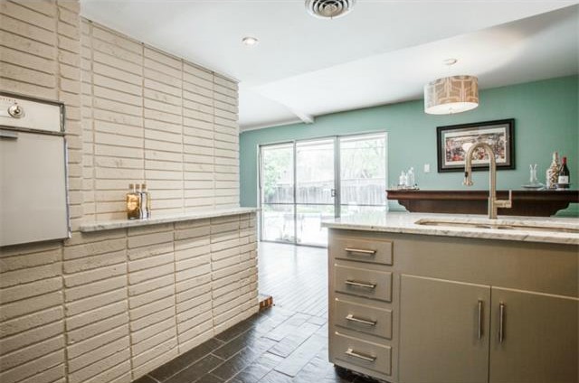 3251 Royal Lane