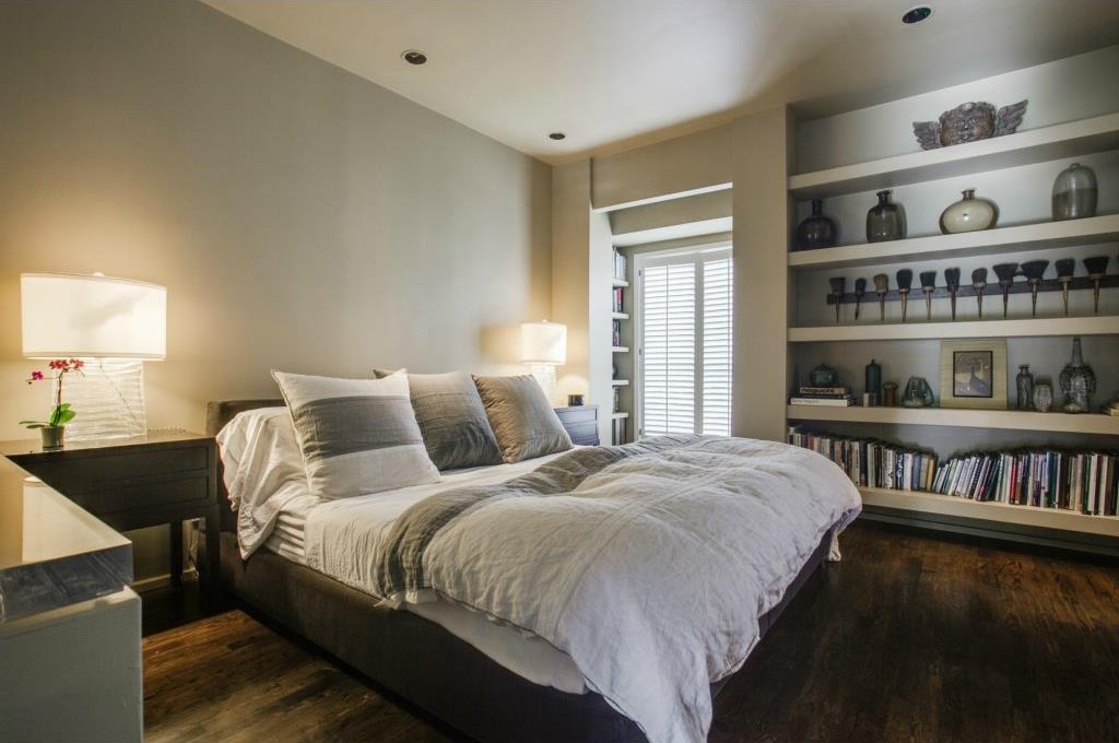 Oak Lawn condo