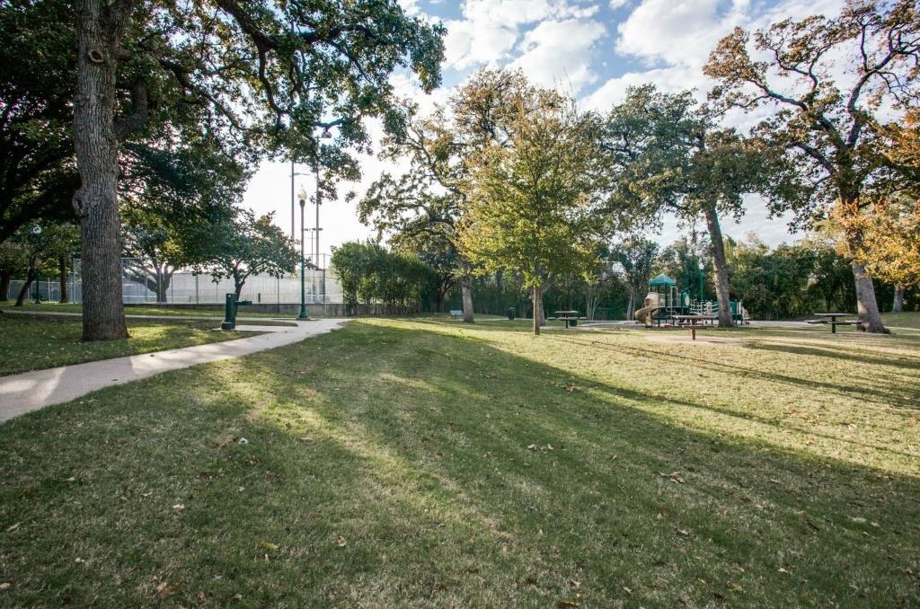 3316 Hawthorne 