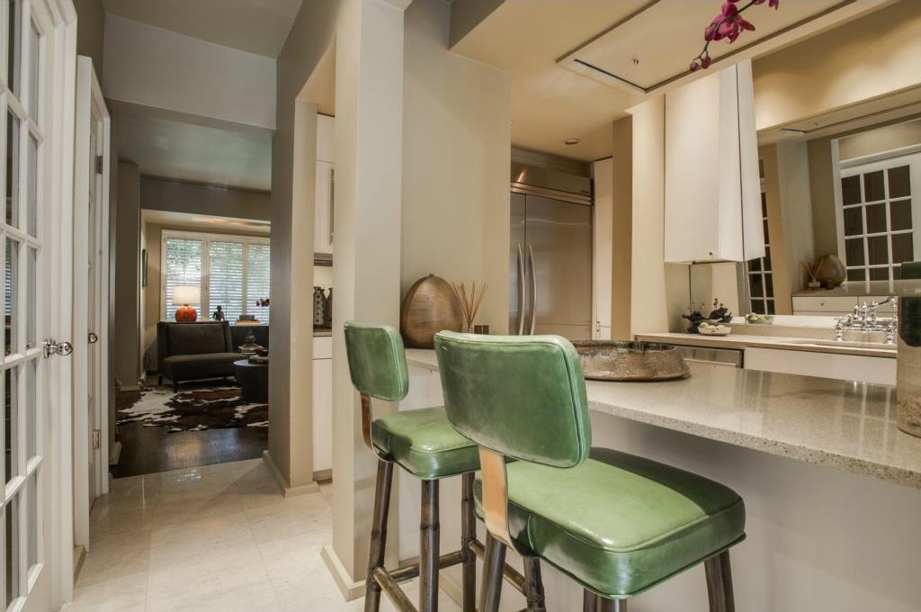 Oak lawn townhome
