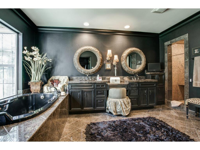 6701 Inwood Master Bath 2