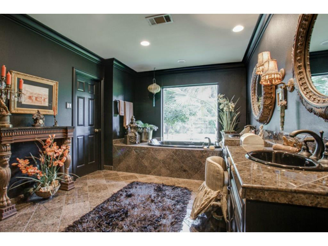 6701 Inwood Master Bath