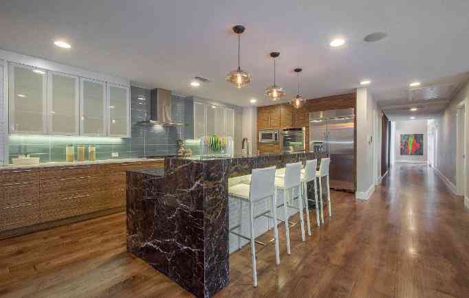9026_McCraw_Drive_noe_de_leon_identity_real_estate_kitchen-682x434