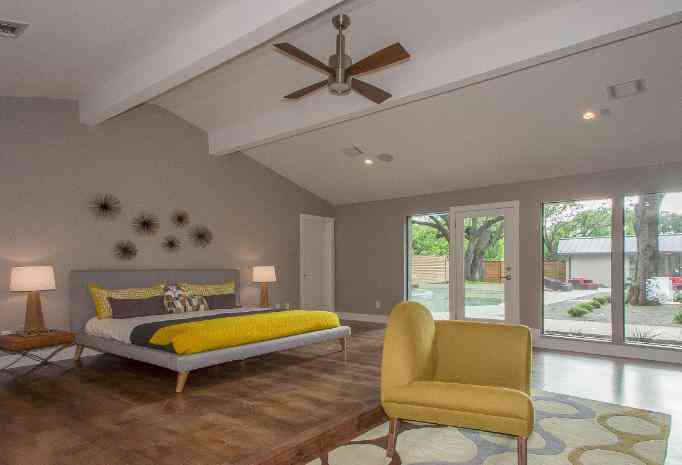 9026_McCraw_Drive_noe_de_leon_identity_real_estate_master2-682x465