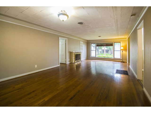 1418 Eastus Living 3