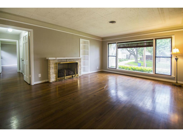 1418 Eastus Living2