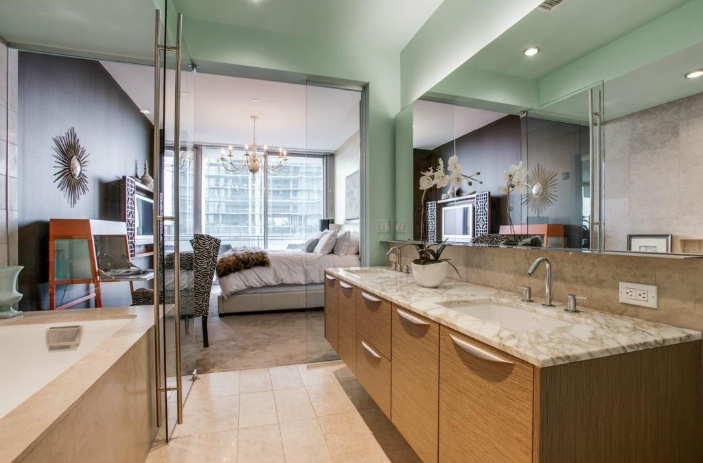 2900 McKinnon 803 