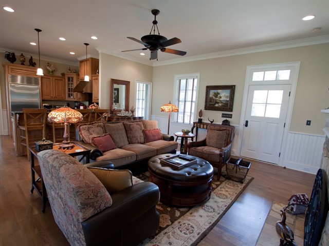 303_634765618075832110_HC 8 Living Room_1600x1200