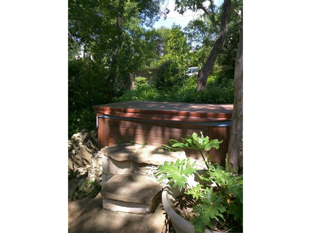 3909 Pyka Hot Tub