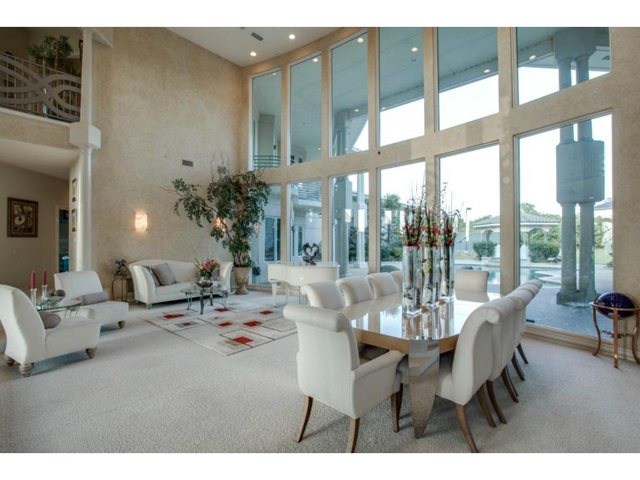 533 White Chapel Formal Dining