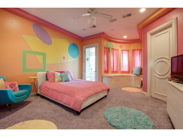533 White Chapel Girls Room