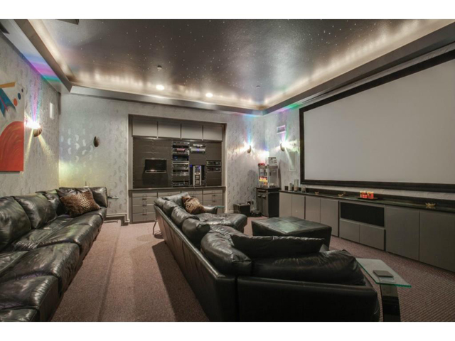 533 White Chapel Home Theater
