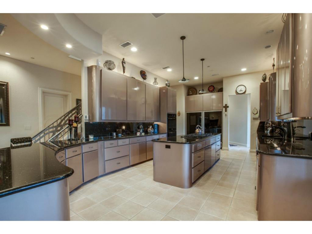 533 White Chapel Kitchen