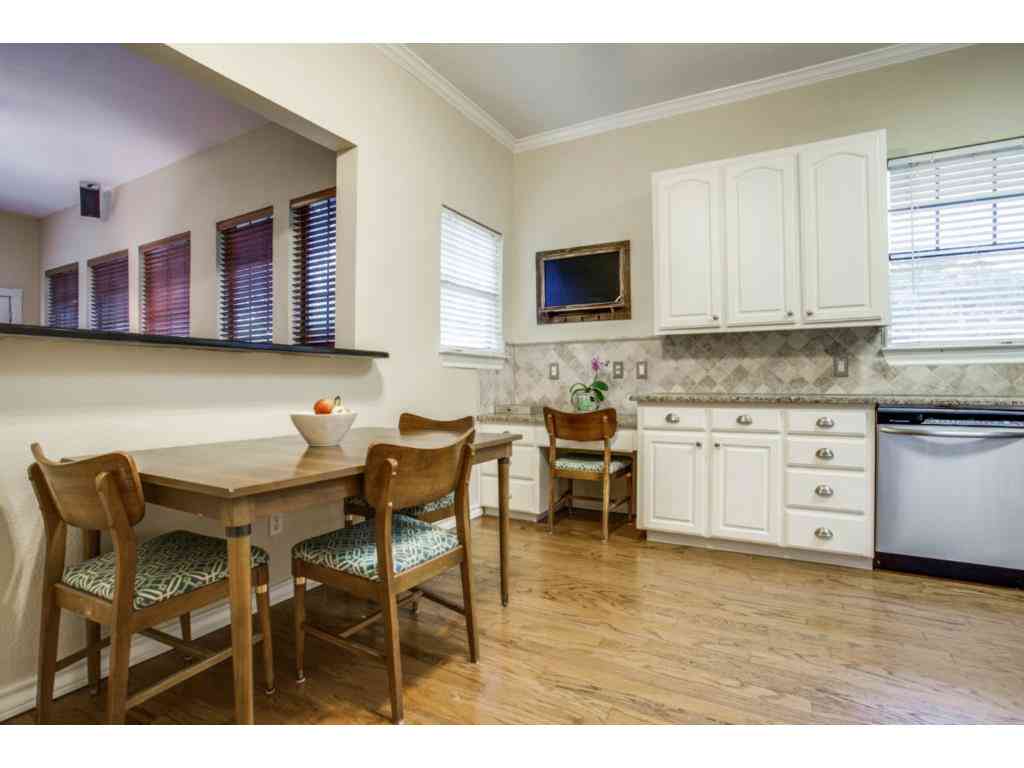 5800 Palo Pinto breakfast
