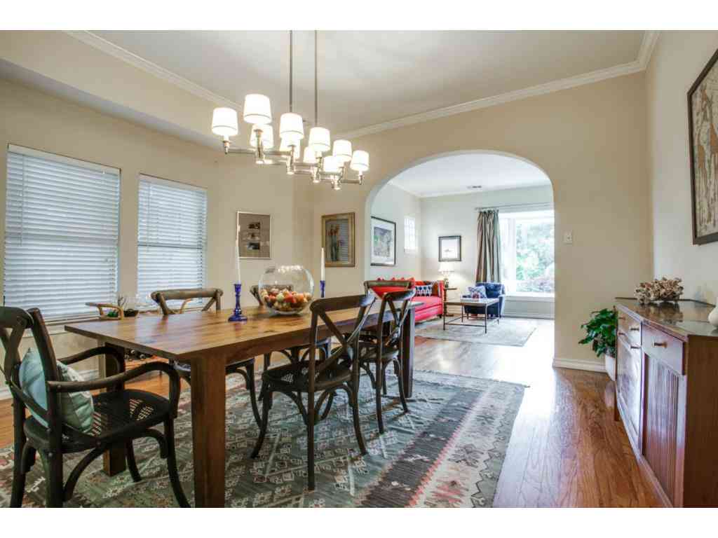 5800 Palo Pinto dining room 2
