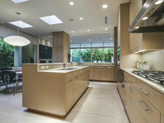 6035 Tulip Kitchen 2