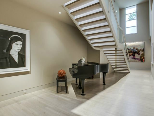 6035 Tulip Piano