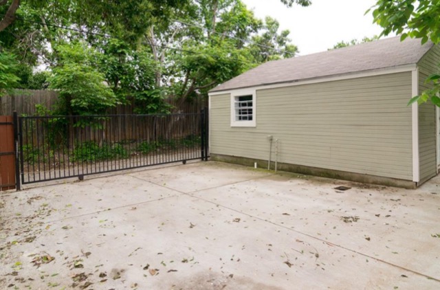 722 N Beacon R