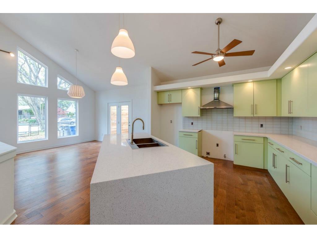 8702 San Fernando Kitchen 2