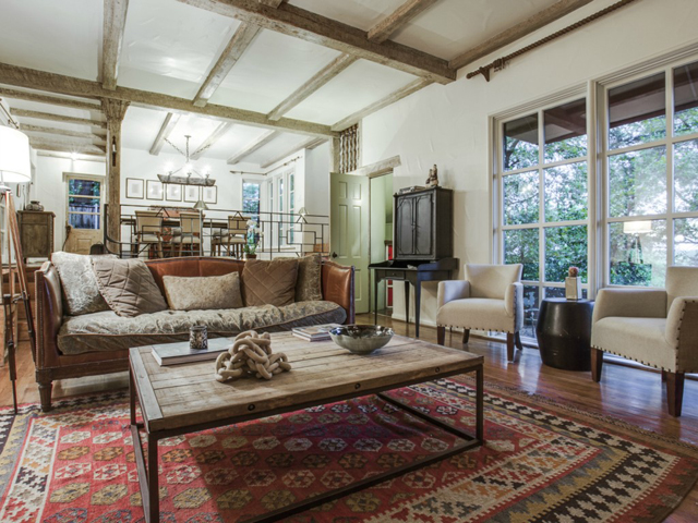 1125 Canterbury Living 2