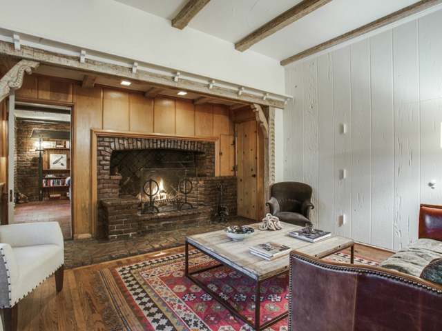 1125 Canterbury Living