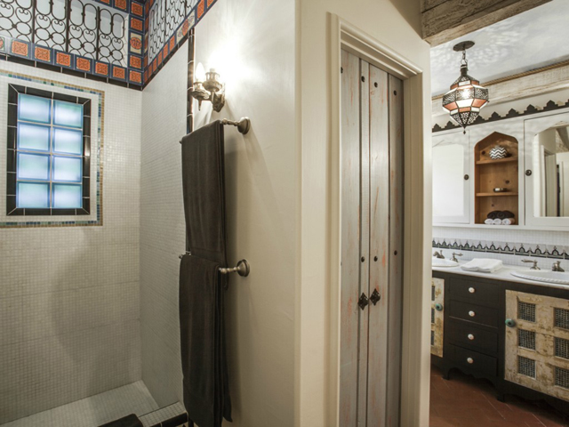1125 Canterbury Master Bath