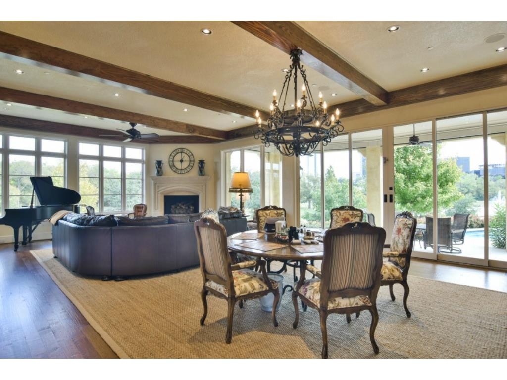 12258 Creek Forest dining
