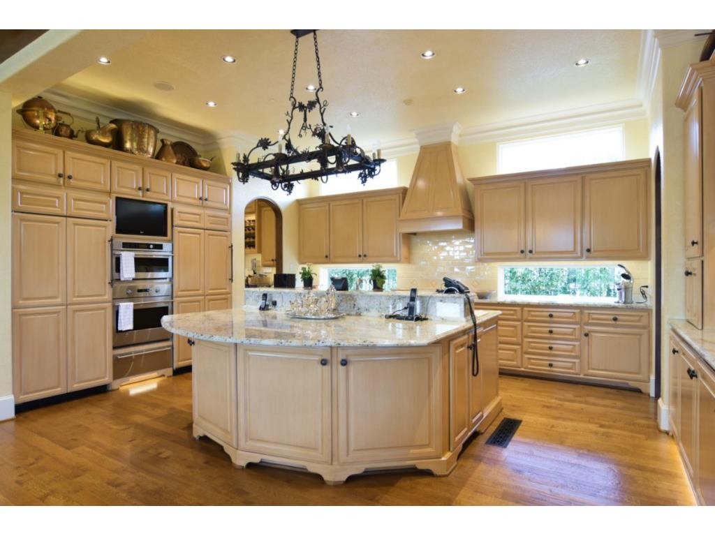 12258 Creek Forest kitchen
