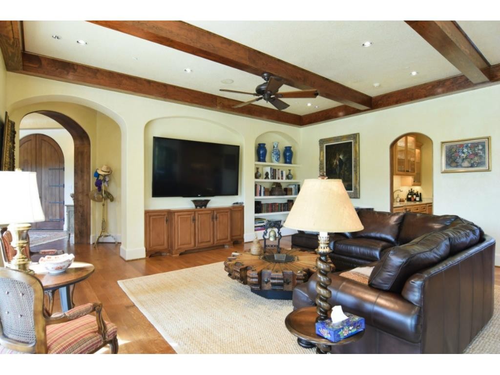 12258 Creek Forest living