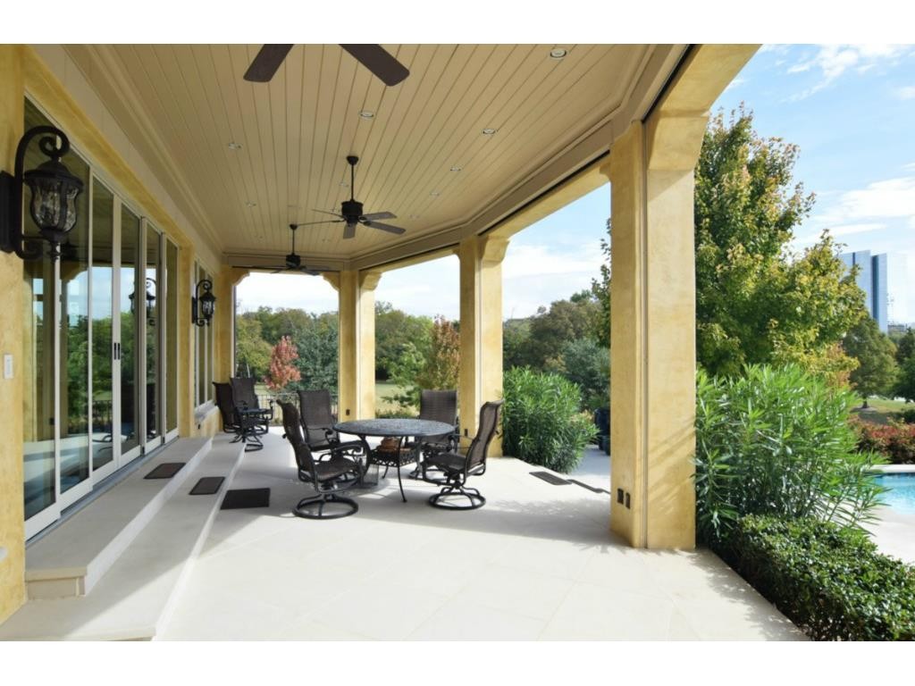 12258 Creek Forest porch