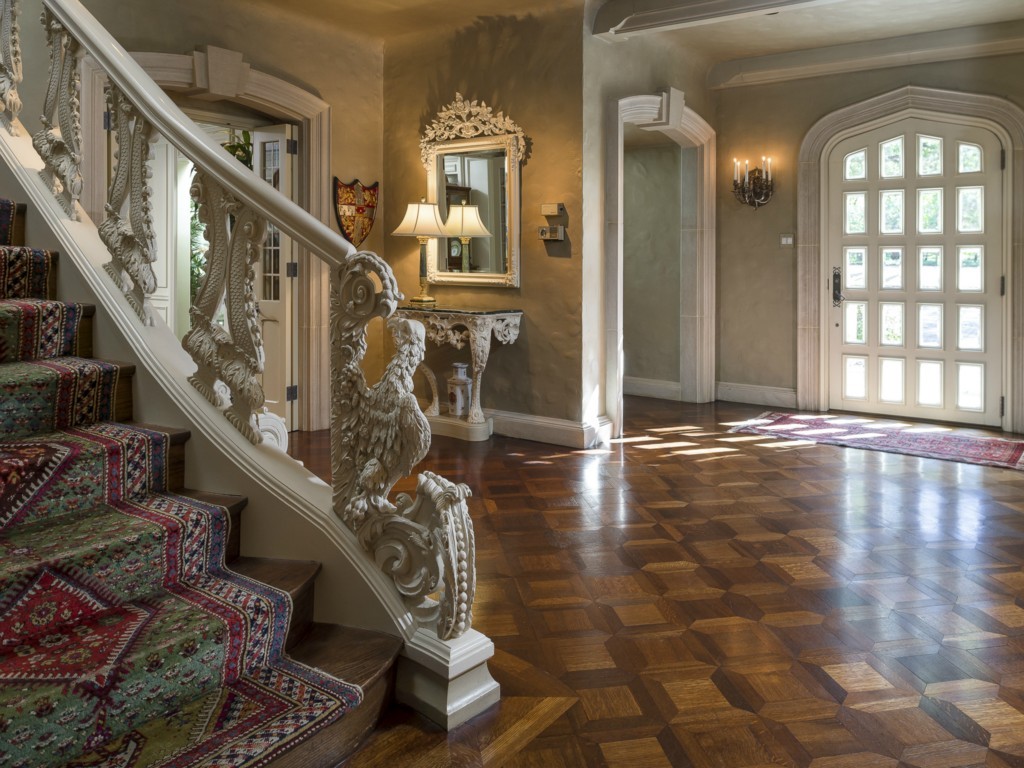 5505 Chatham Hill foyer