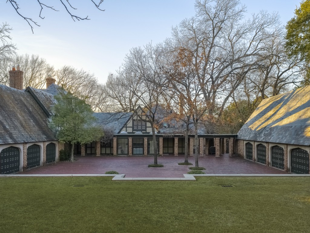 5505 Chatham Hill garages