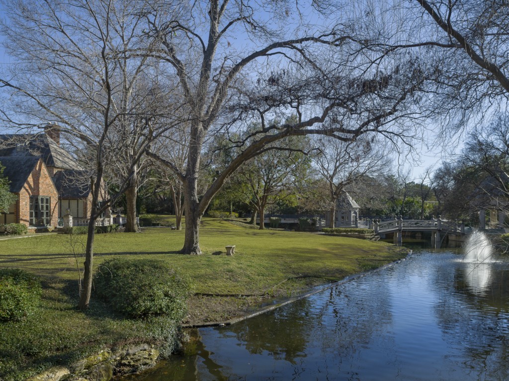 5505 Chatham Hill lake