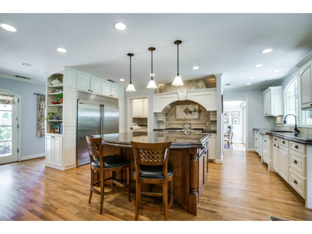6426 Meadow Kitchen