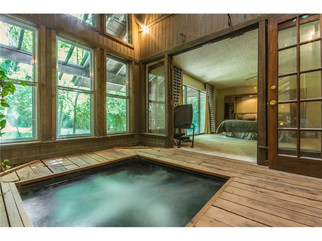 10225 Betty Jane Lane hot tub