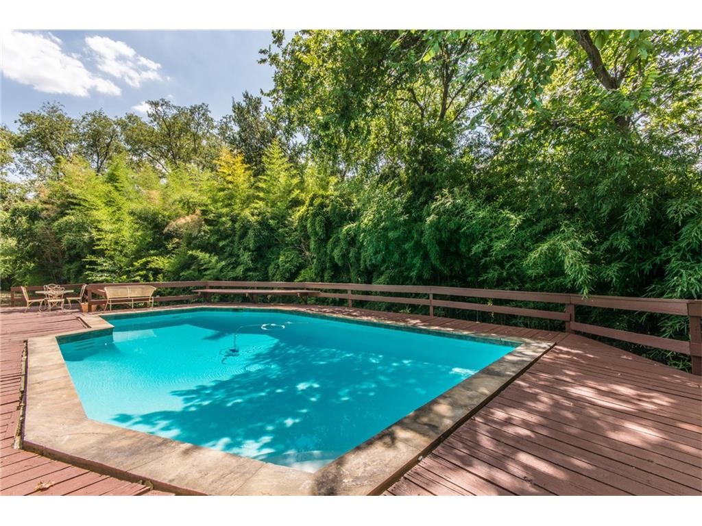 10225 Betty Jane Lane pool
