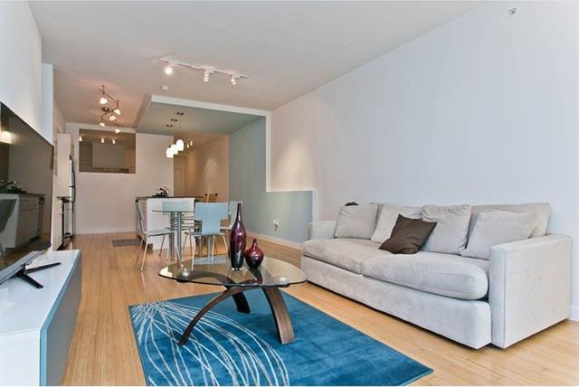 oak lawn condo