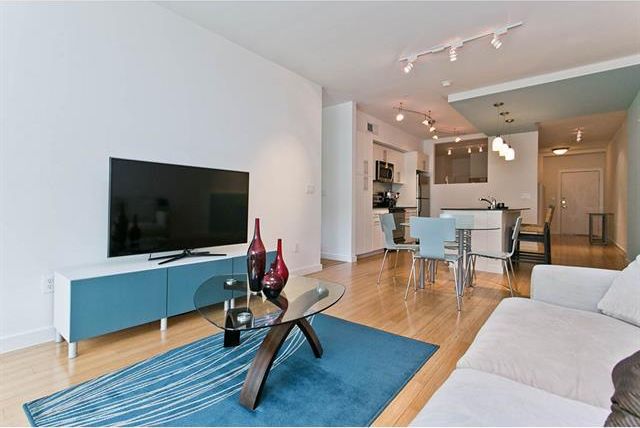 oak lawn condo